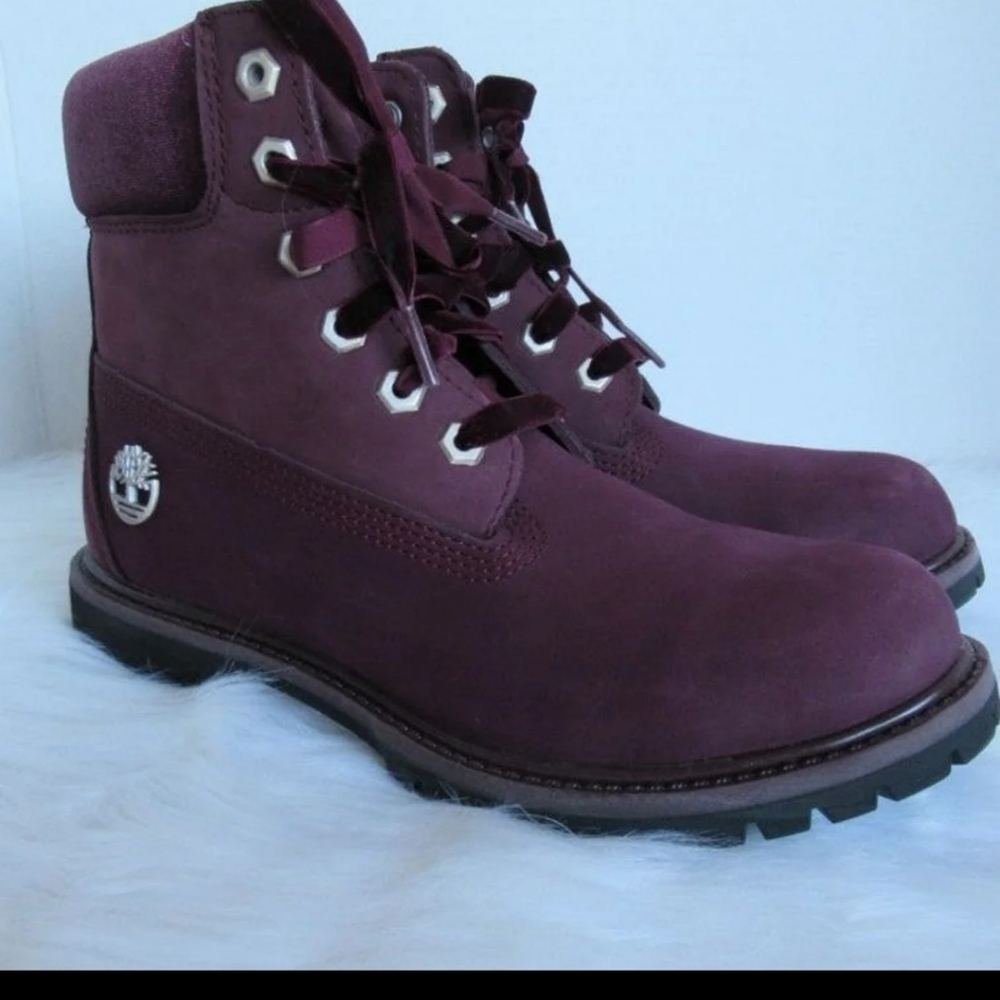 NWOT burgundy timberland boots